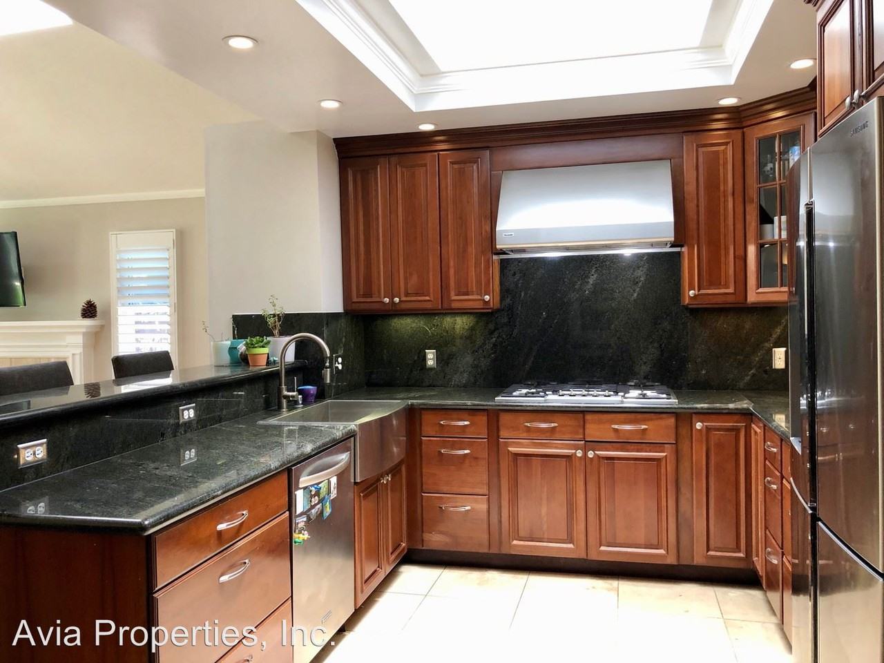 487 Oak Ridge Dr - Photo 3 of 48