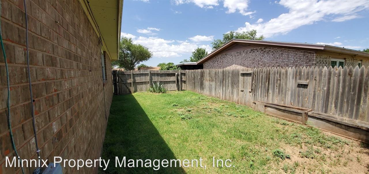 6407 28th St - Photo 3 of 4