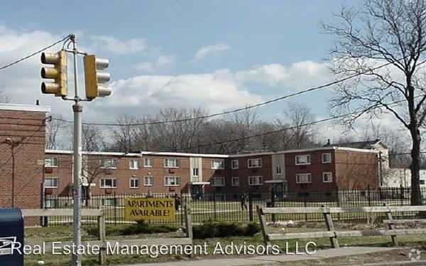 900-938 Godfrey Street - Photo 2 of 2