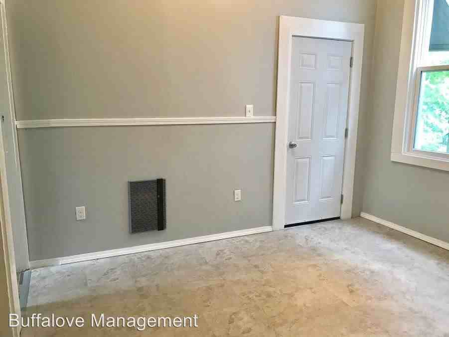 538 Woodlawn Ave - Photo 3 of 15