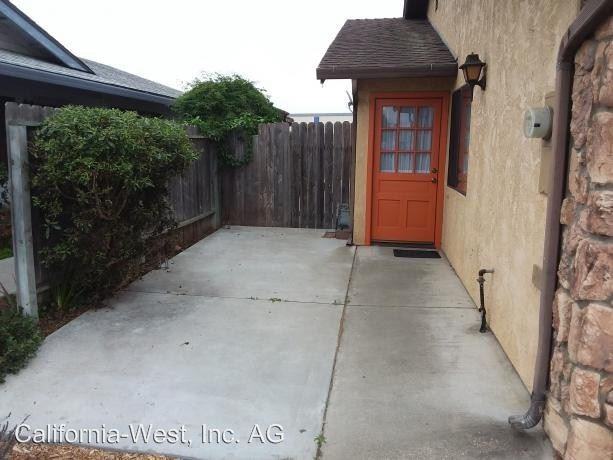 1261 Driftwood St - Photo 2 of 10