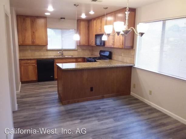 1261 Driftwood St - Photo 3 of 10