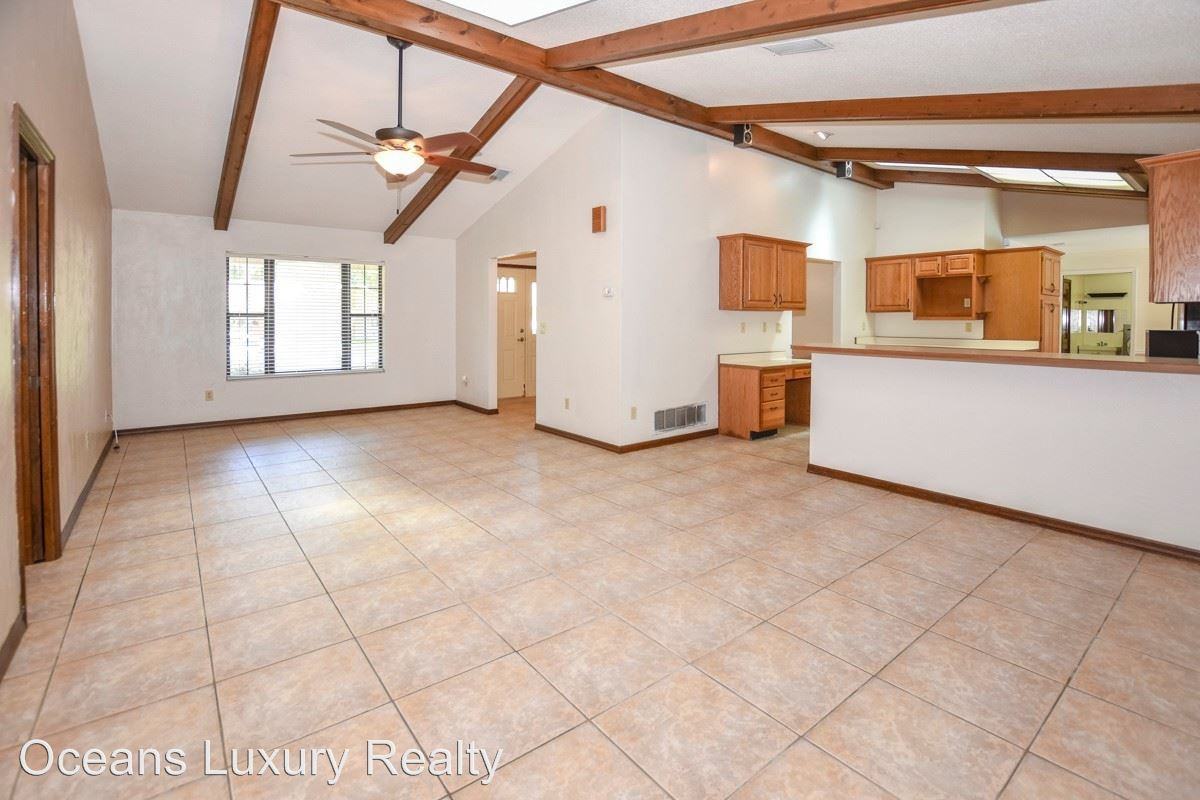 47 Sycamore Cir - Photo 3 of 15