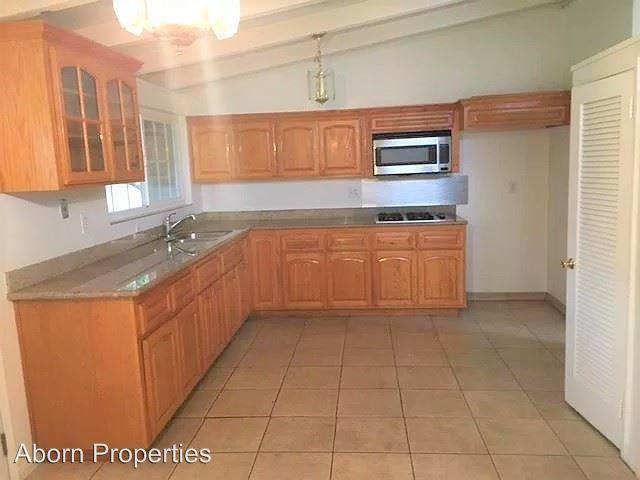 917 Blazingwood Dr - Photo 2 of 10