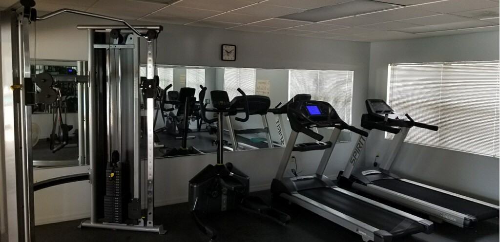 917 Royal Oak Blvd - Photo 6 of 7