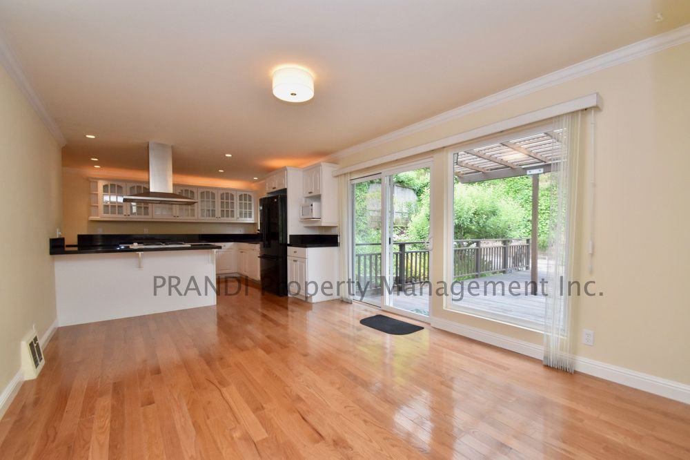 334 Laurel Way - Photo 3 of 19