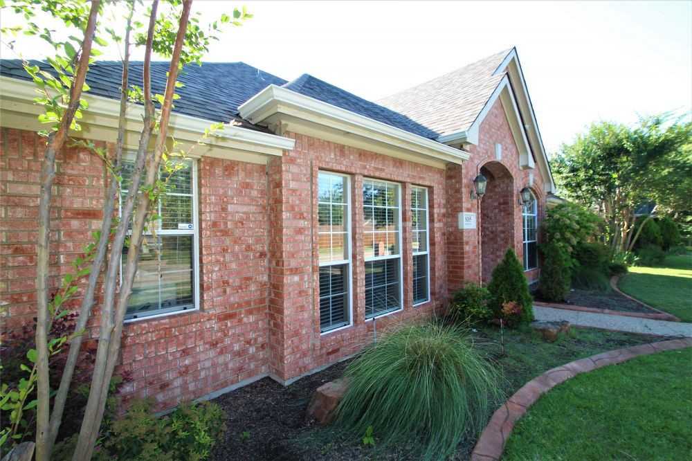 8105 Halliford Dr - Photo 3 of 30