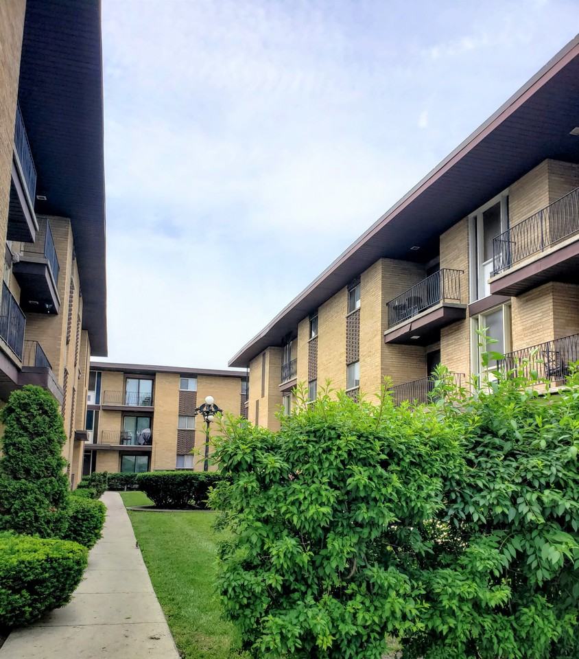 3184 W 115th St, Park, IL 60803 2 Bedroom Condo for 1,050