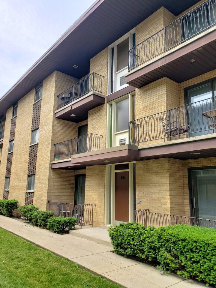 3184 West 115th Street #11 - Photo 2 of 11