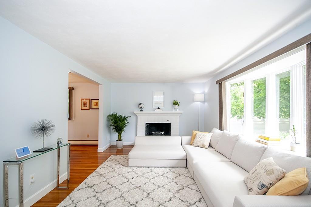 9 Lillian Rd - Photo 3 of 20