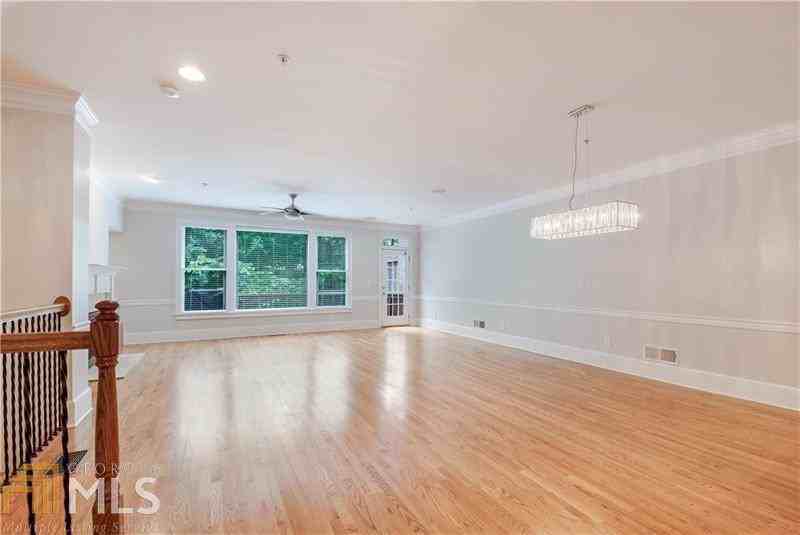4746 Legacy Cove Ln - Photo 3 of 16