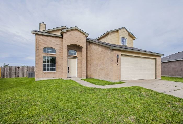 2701 John Porter Dr - Photo 2 of 16
