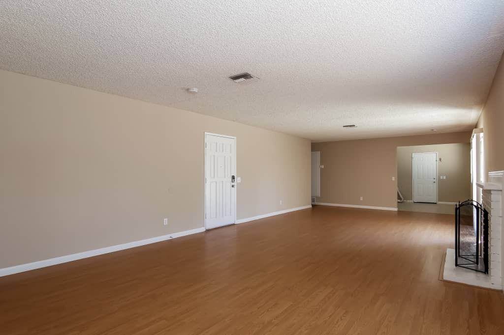 3318 Amhurst Dr - Photo 2 of 19