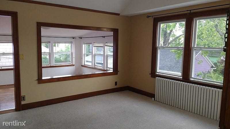 1018 Parkside Avenue - Photo 2 of 5