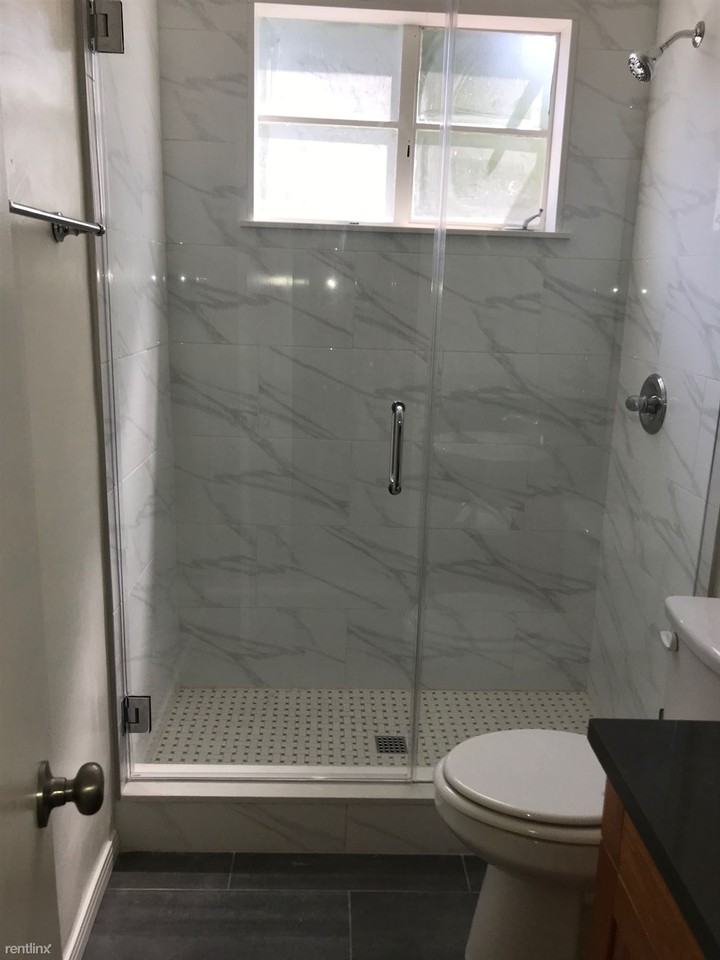 8336 Blackburn Ave - Photo 3 of 9