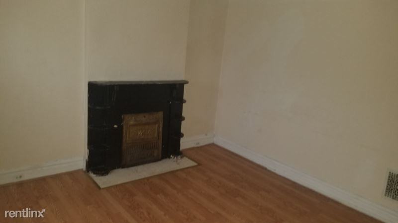 1460 Arlington Ave - Photo 3 of 7