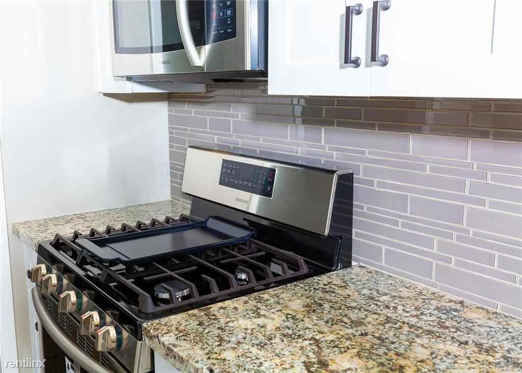 230 E Bixby Rd - Photo 3 of 10