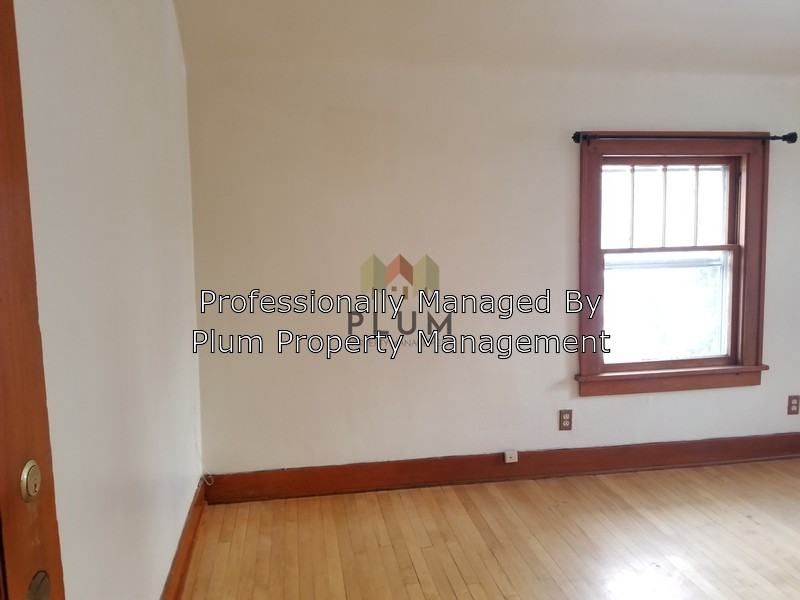 340 Lease Pending: 340 Jefferson St. #1 - Photo 3 of 9