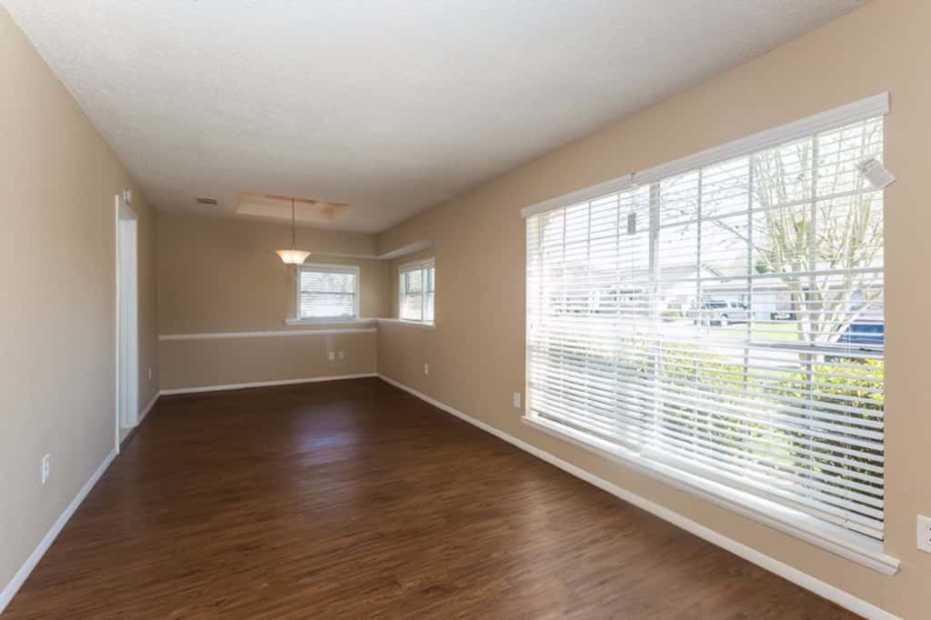 1109 Newport Blvd - Photo 3 of 16