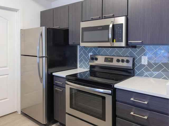 6447 W Wilshire Park Ave - Photo 4 of 12