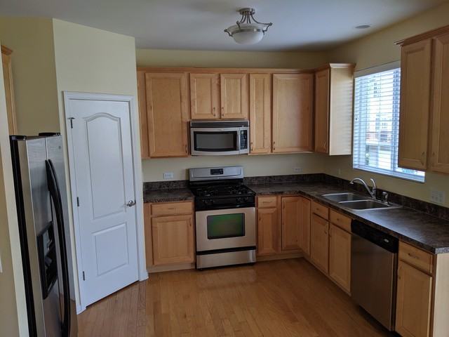 1544 Station Park Dr - Photo 2 of 18