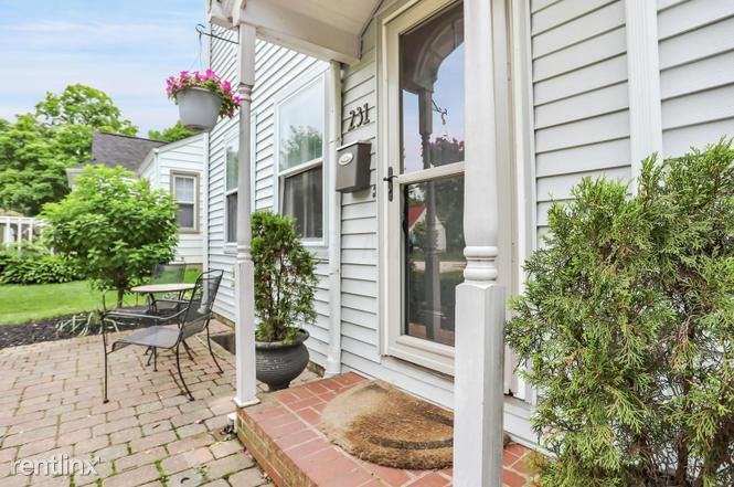 231 E Lincoln Ave - Photo 2 of 8