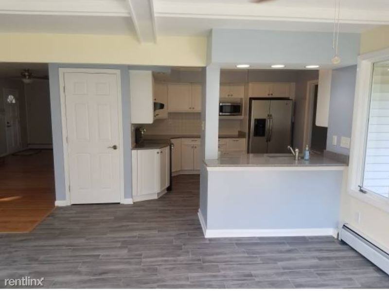 3234 Canterbury Ln - Photo 2 of 13