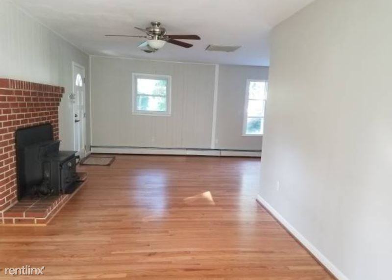 3234 Canterbury Ln - Photo 3 of 13