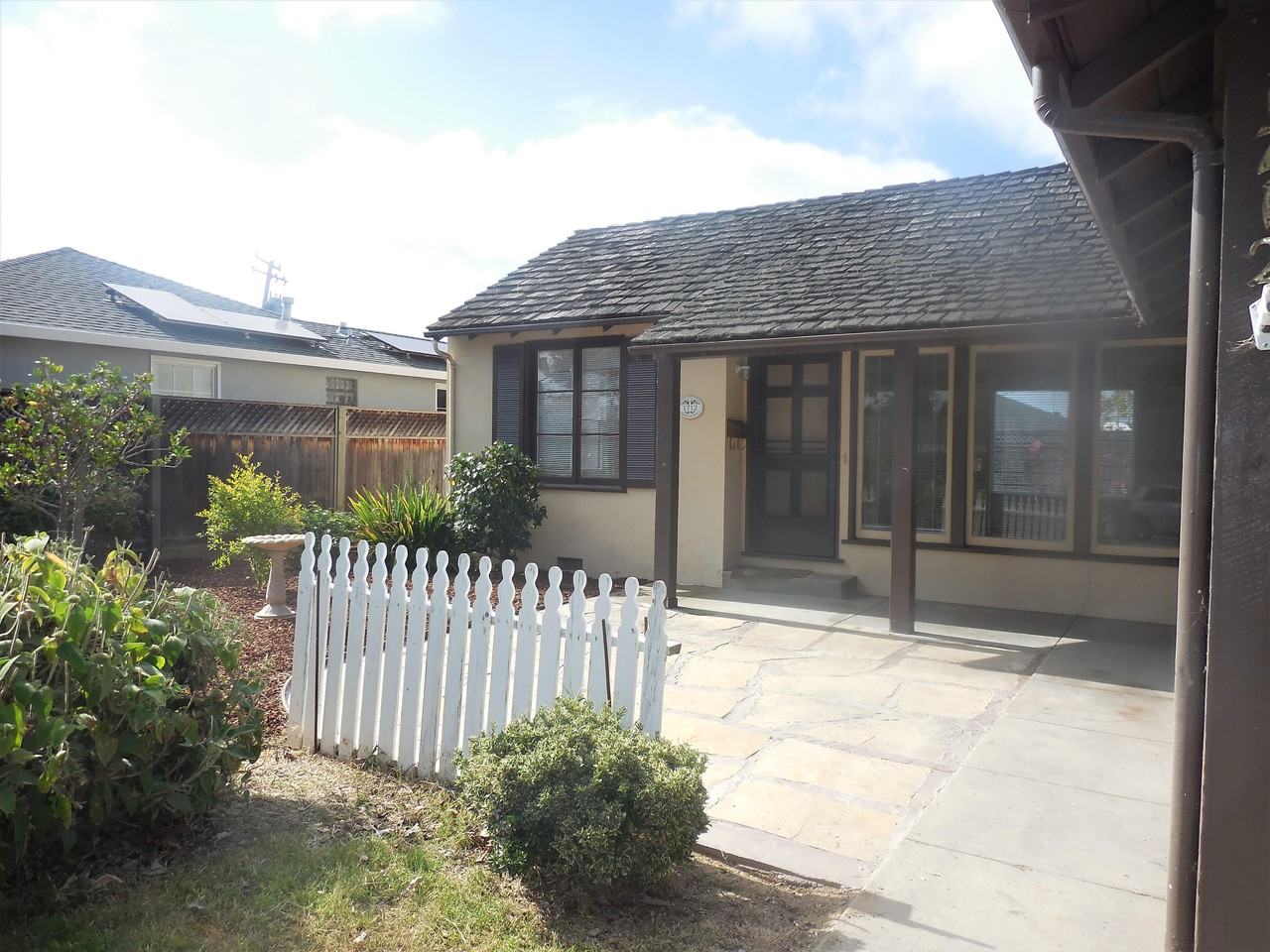 1712 Anamor St - Photo 2 of 16