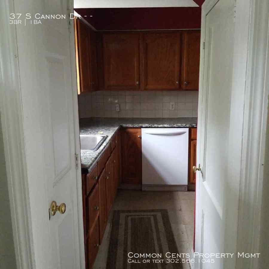 37 S Cannon Dr - Photo 3 of 11
