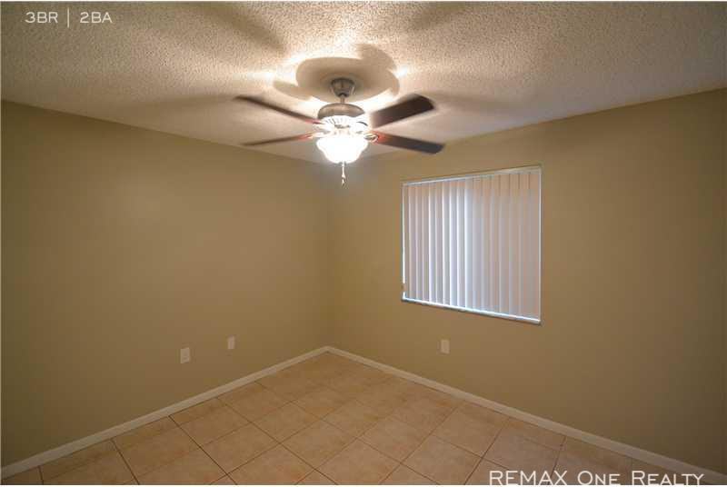 6250 Gauntlet Hall Ln - Photo 3 of 5