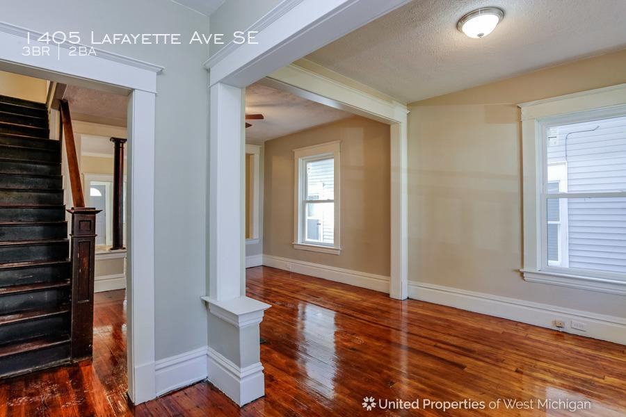 1405 Lafayette Ave SE - Photo 3 of 15