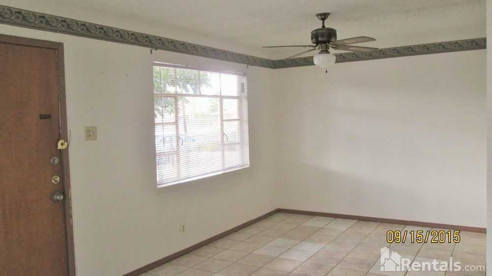 9036 Diana Dr - Photo 3 of 10