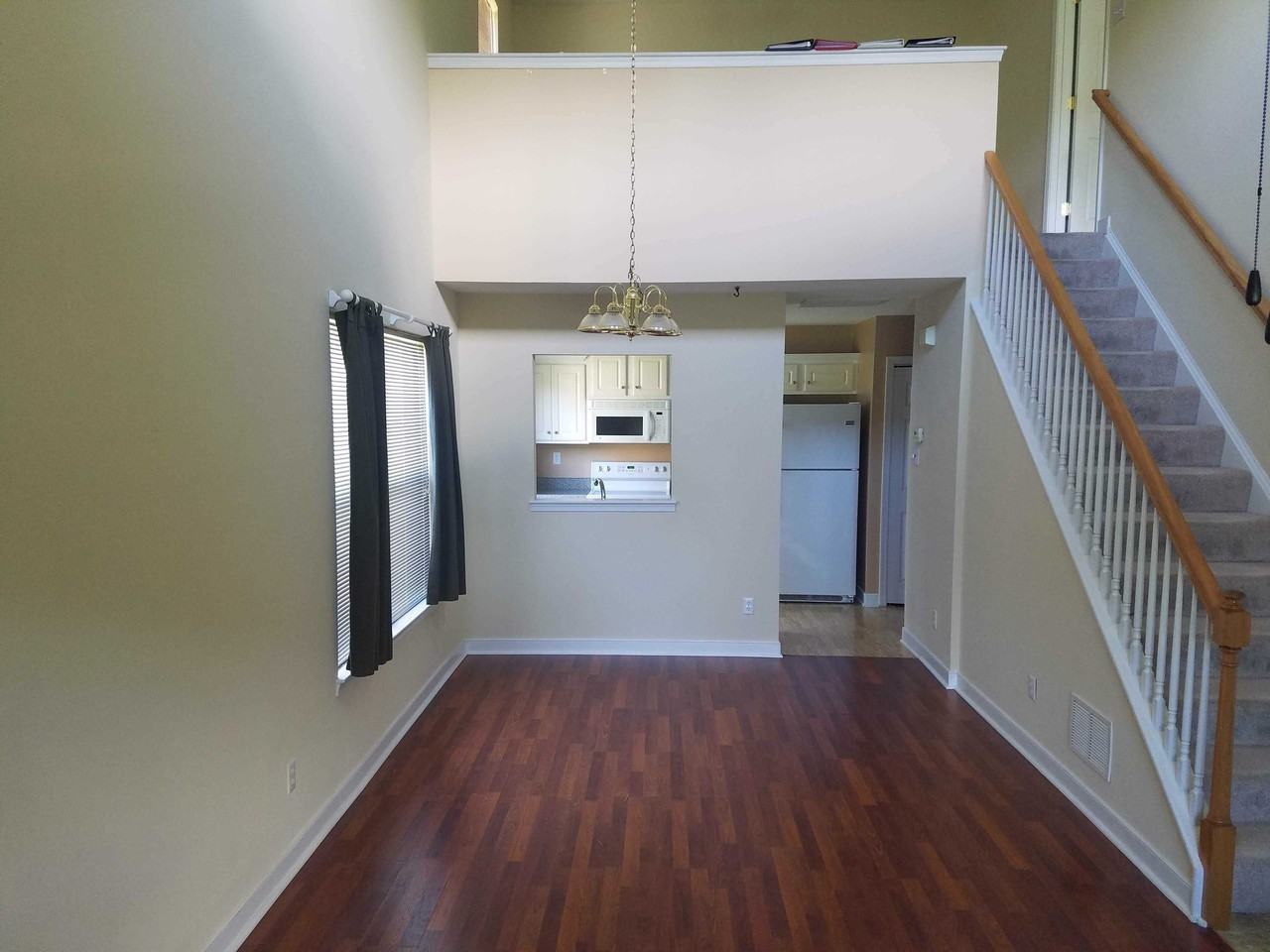 1506 Woodland Ct - Photo 3 of 5