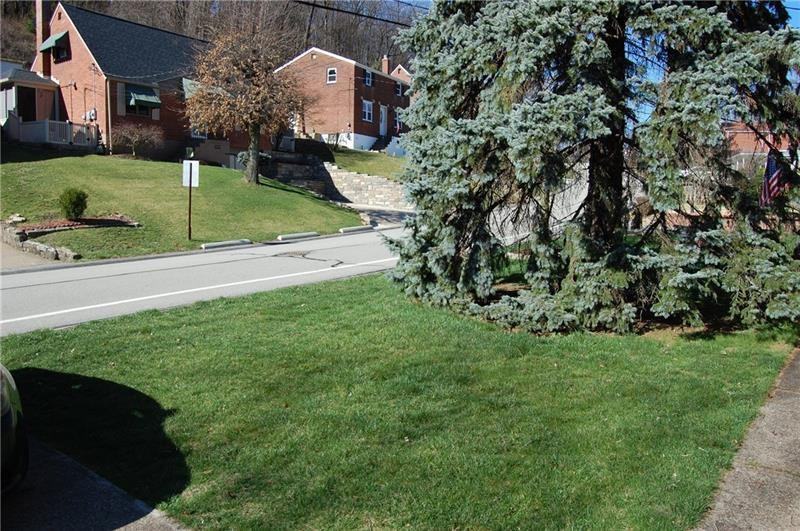 947 Roland Rd - Photo 2 of 20