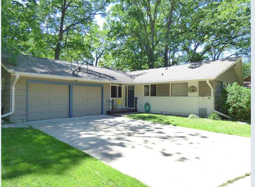 1012 Raleigh Ct - Photo 3 of 3