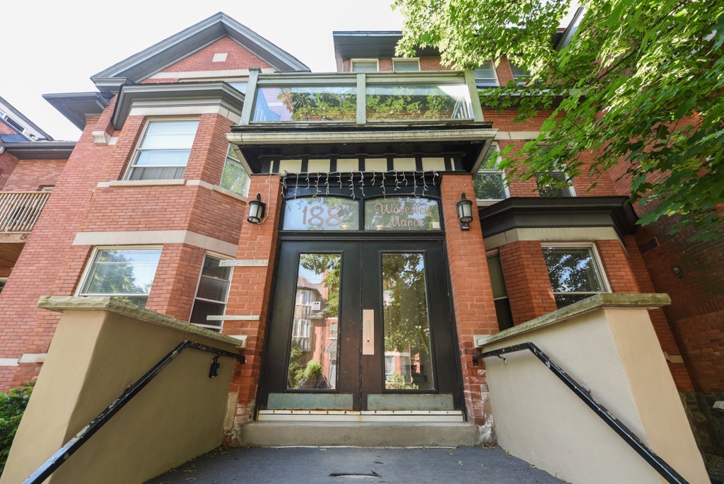 188 Waverley Street 202, Ottawa, ON K2P 0V6 1 Bedroom Apartment for