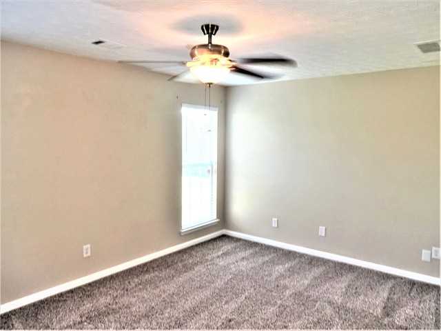 1668 Bennett Dr - Photo 2 of 11