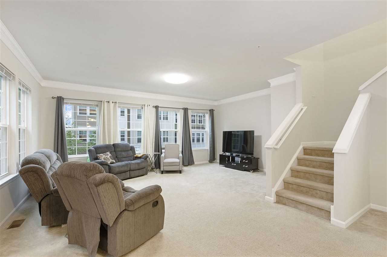 14 Truman Dr - Photo 3 of 15