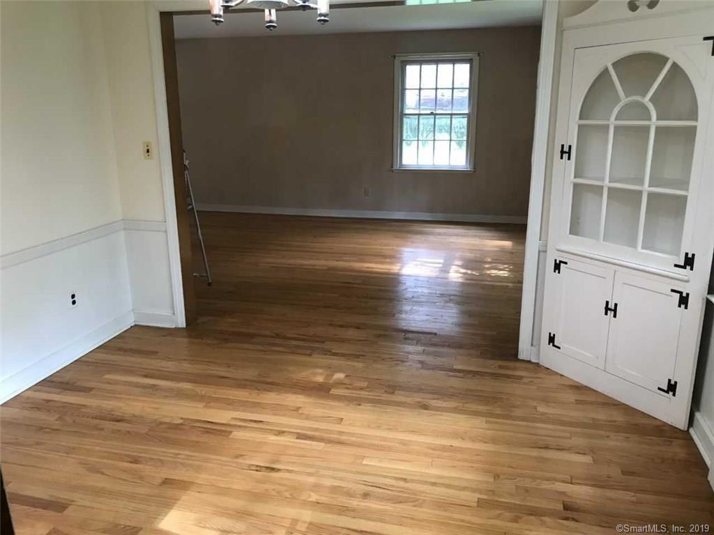 312 Fairlea Rd - Photo 3 of 20