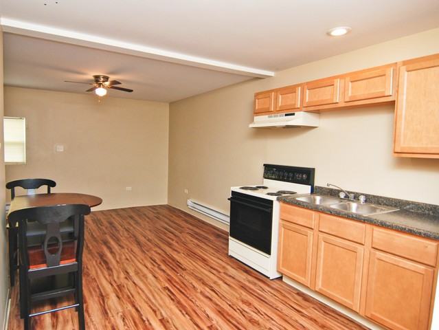 690 W Judson St #4 - Photo 3 of 8