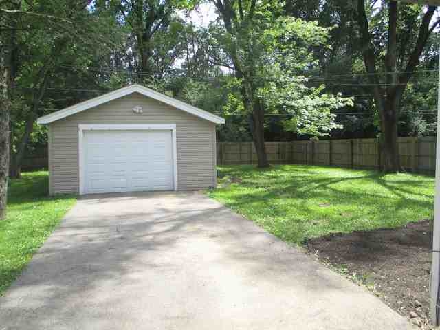 2120 Belmont Ave - Photo 3 of 31