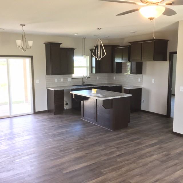 1553 N Aster Cir - Photo 2 of 13