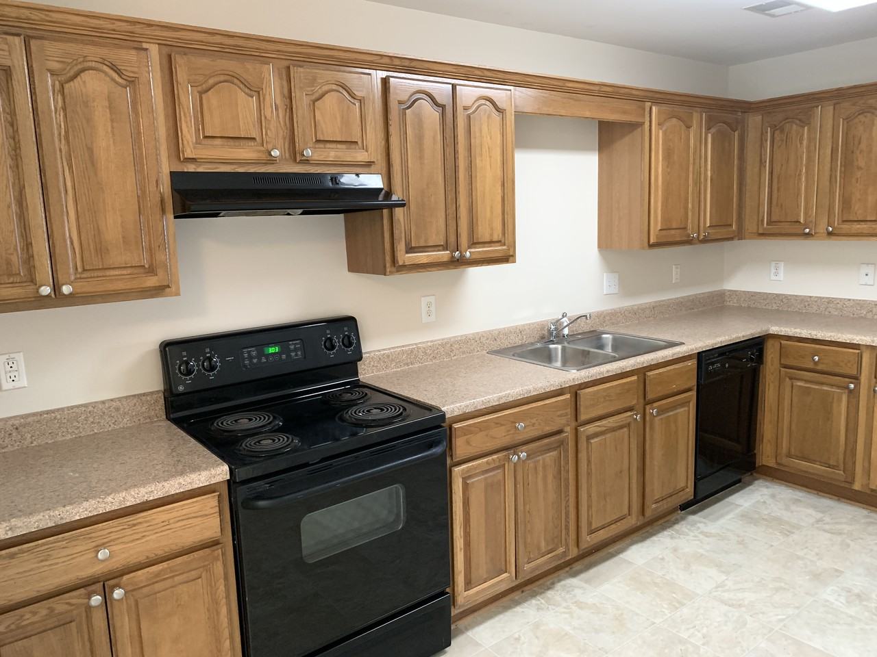 216 Park Village Cir - Photo 2 of 19