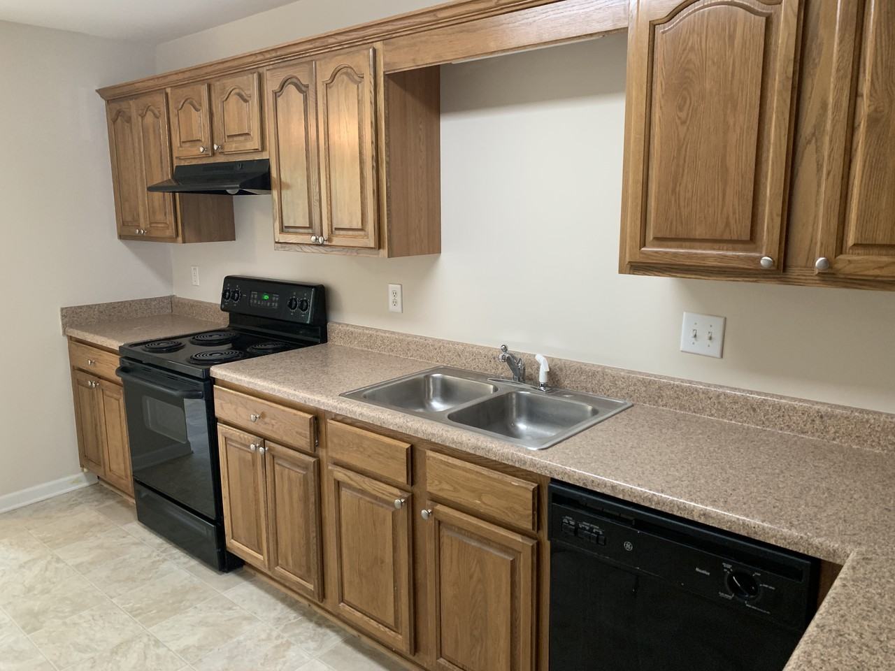 216 Park Village Cir - Photo 3 of 19