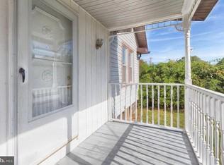 605 Bethel Ave - Photo 2 of 12