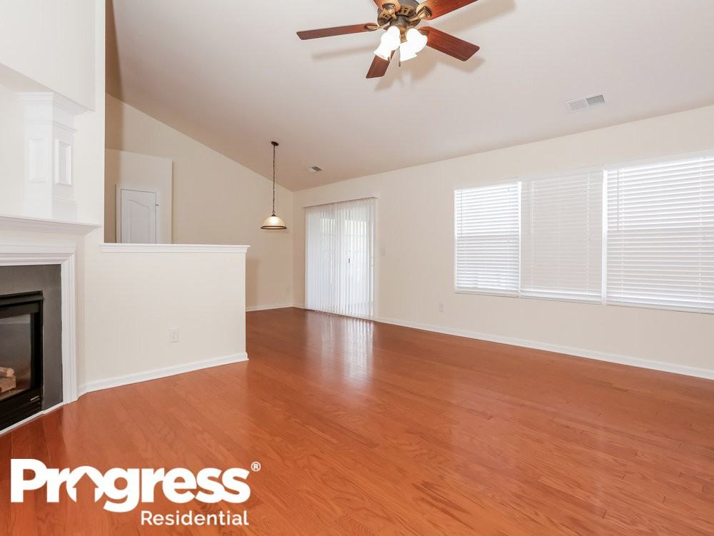 6743 Sequoia Hills Dr - Photo 2 of 18