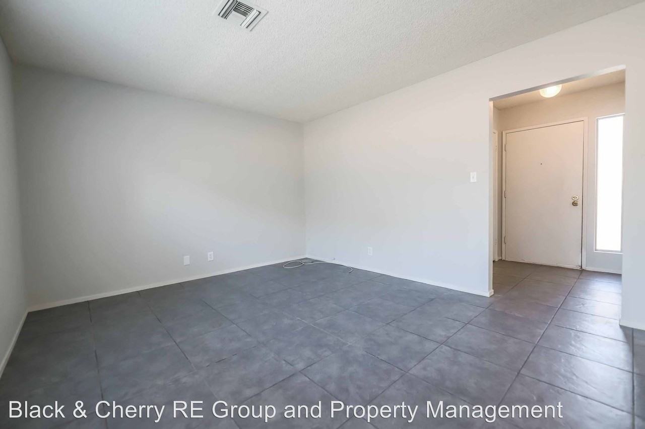 764 Lawrence Dr - Photo 3 of 18