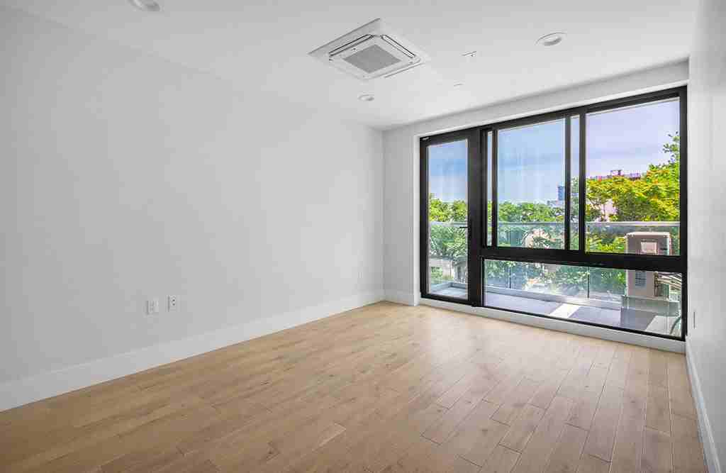 2705 41st Ave #4B - Photo 2 of 16