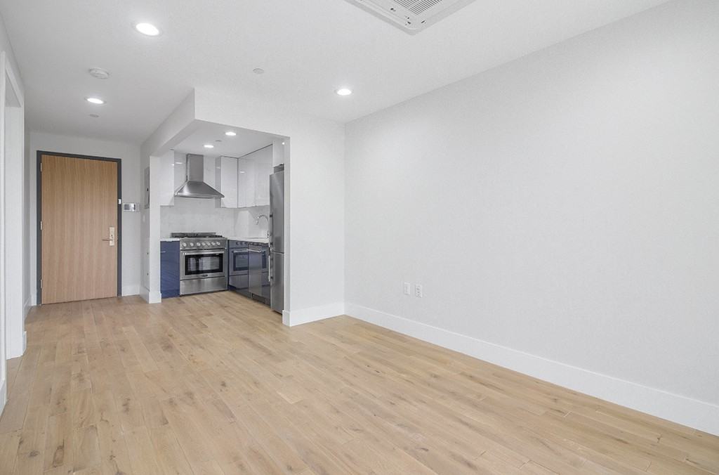 2705 41st Ave #4B - Photo 3 of 16